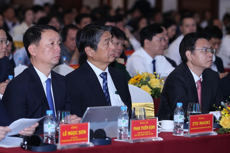 Thủ tướng: Chính phủ xem khó khăn, thách thức của doanh nghiệp là khó khăn, thách thức của mình để cùng giải quyết- Ảnh 6.