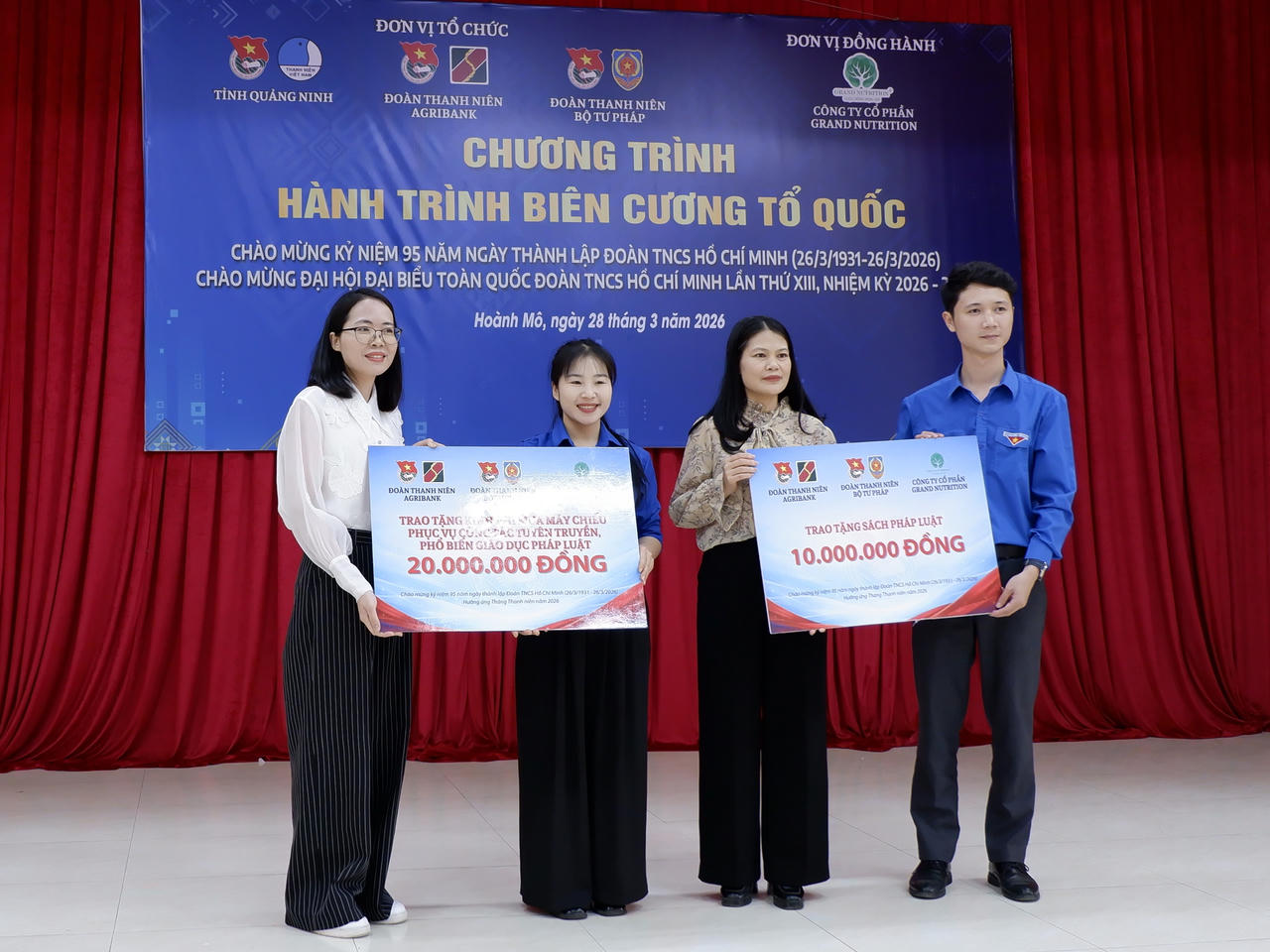 Đoàn Thanh niên Bộ Tư pháp tổ chức Chương trình “Hành trình biên cương Tổ quốc” tại Quảng Ninh