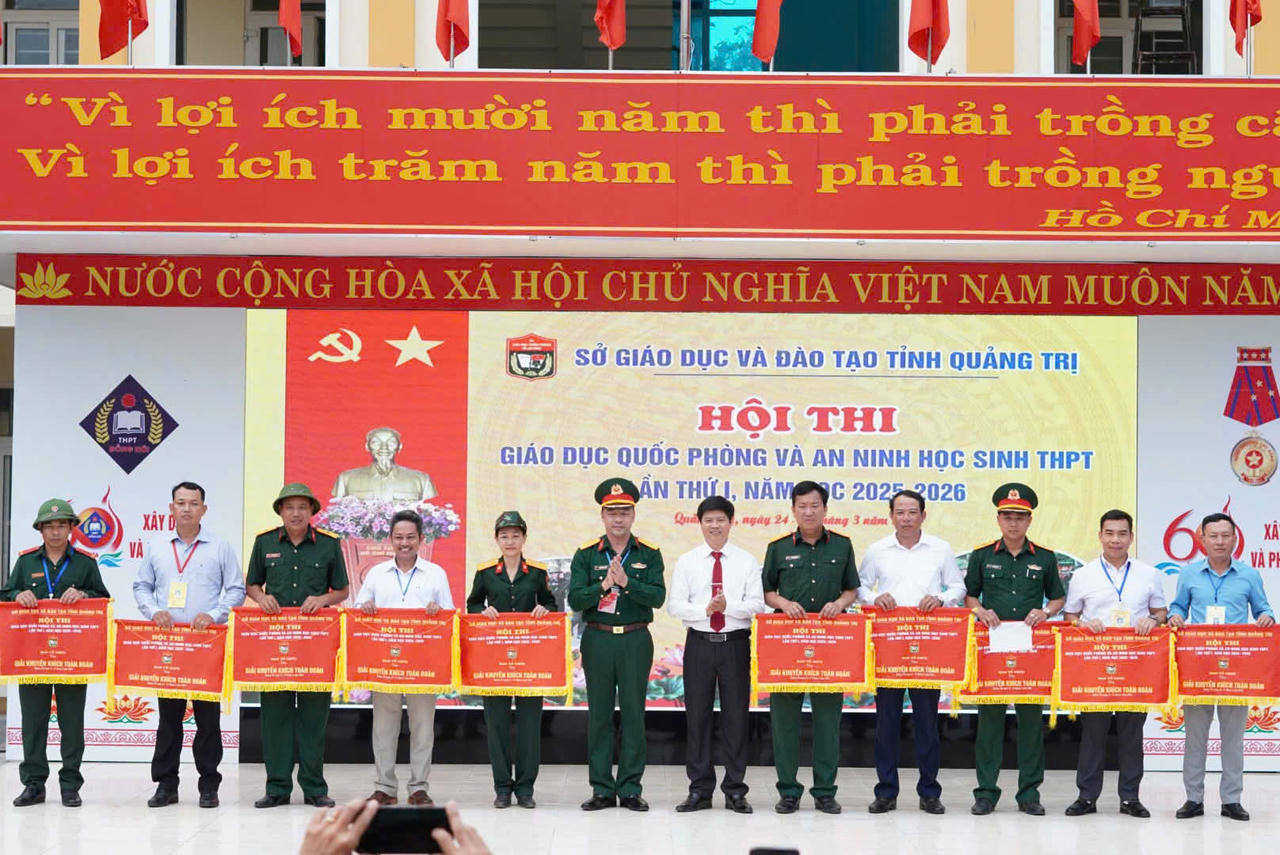 Ngôi trường “sinh ra trong chiến tranh”, lớn lên bằng khát vọng