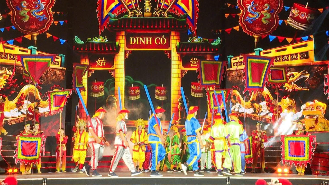 Các tiết mục biểu diễn trong Lễ hội Dinh Cô.