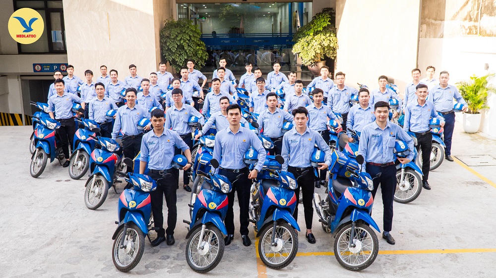 Hàng ngày có gần 700 nhân viên lấy mẫu tận nơi chuyên nghiệp, tận tâm trên toàn quốc.