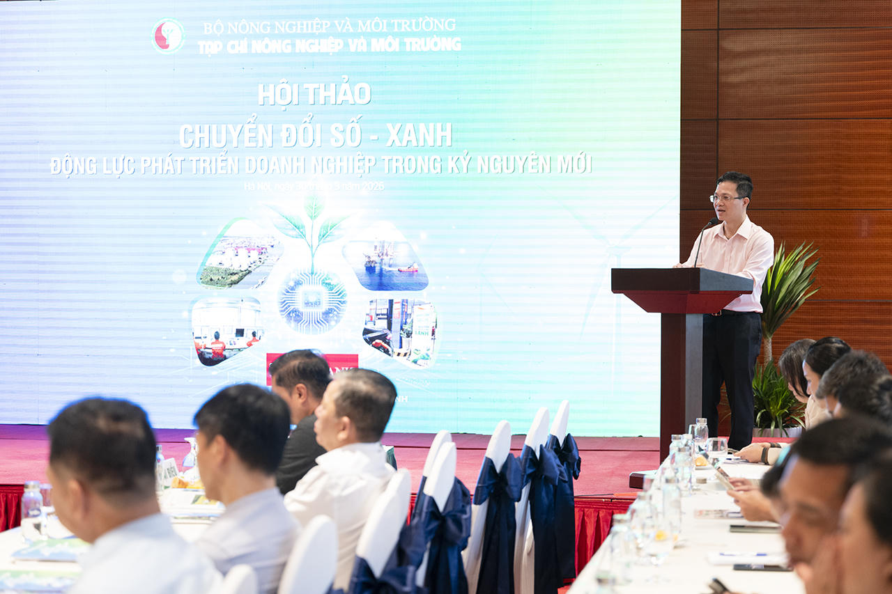 Ông Nguyễn Văn Long - Vụ trưởng Vụ Khoa học, Công nghệ và Môi trường (Bộ Nông nghiệp và Môi trường) phát biểu tại hội thảo.