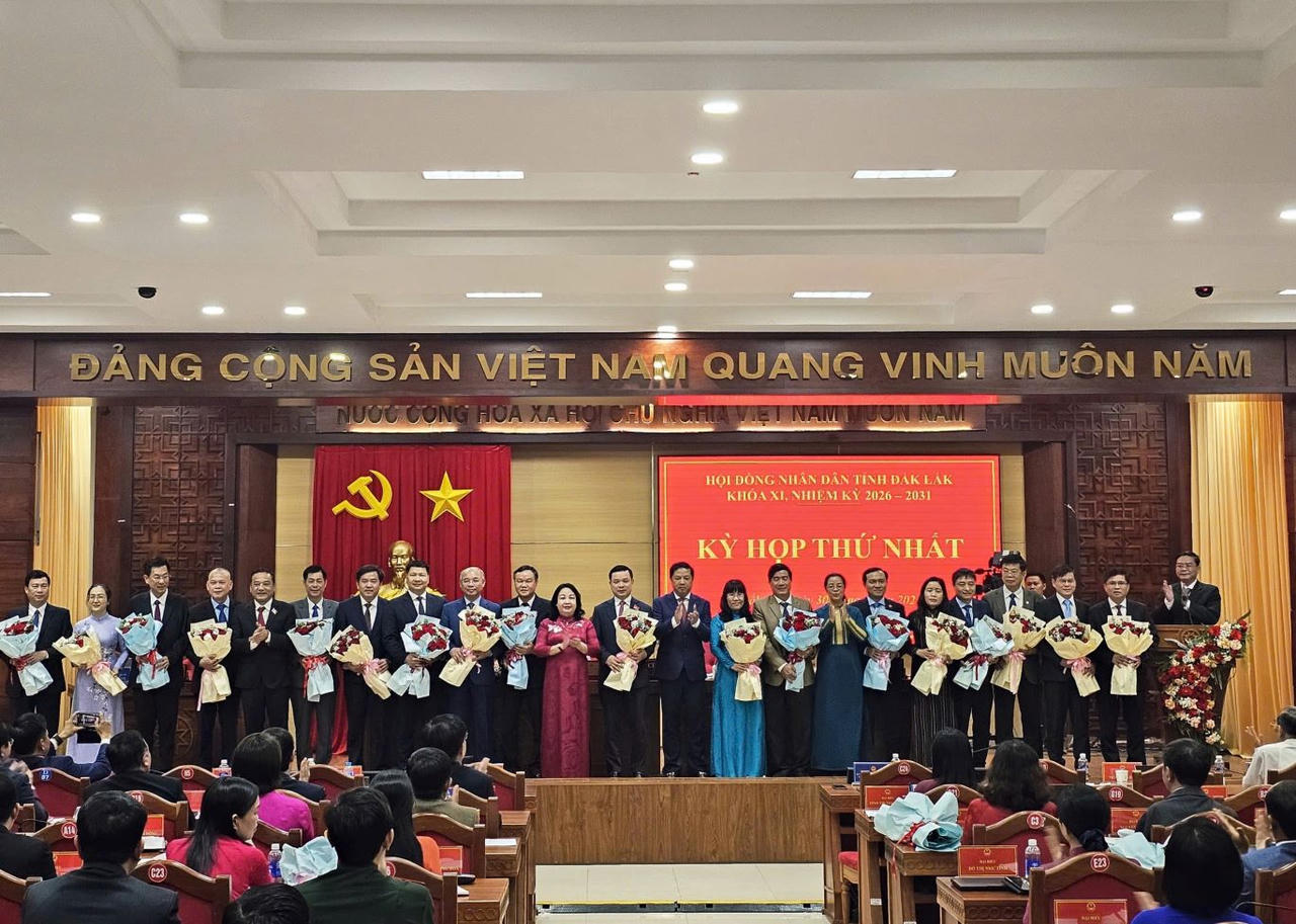 Các lãnh đạo và 14 thành viên UBND tỉnh Đắk Lắk nhiệm kỳ 2026-2031.