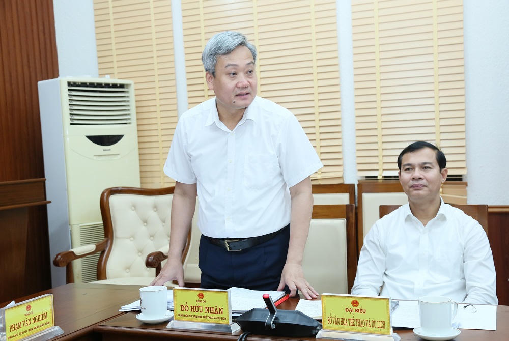 Giám đốc Sở Văn hóa, Thể thao và Du lịch Đỗ Hữu Nhân phát biểu thảo luận.