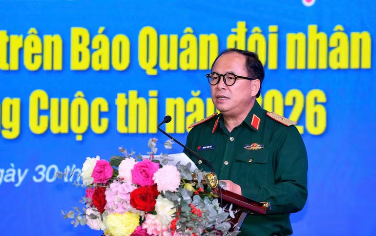 Tổng biên tập Báo Quân đội nhân dân, Thiếu tướng Đoàn Xuân Bộ phát biểu phát động Cuộc thi "Tìm hiểu kiến thức pháp luật trên Báo Quân đội nhân dân" năm 2026.