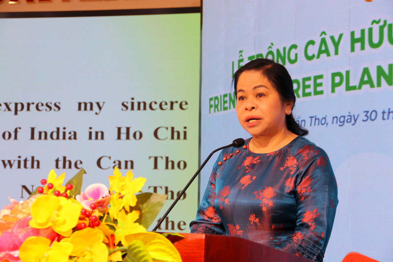 Bà Lê Thị Thanh Giang – Chủ tịch Liên hiệp các tổ chức hữu nghị TP Cần Thơ phát biểu tại buổi lễ.