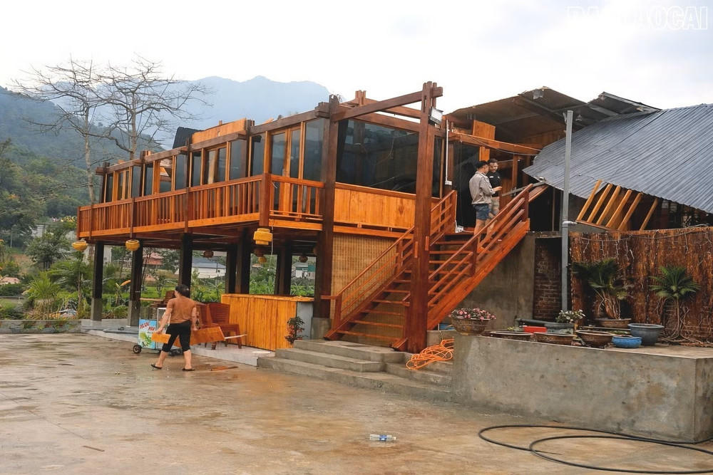 Chủ tịch UBND tỉnh Lào Cai chỉ đạo khắc phục thiệt hại do dông lốc