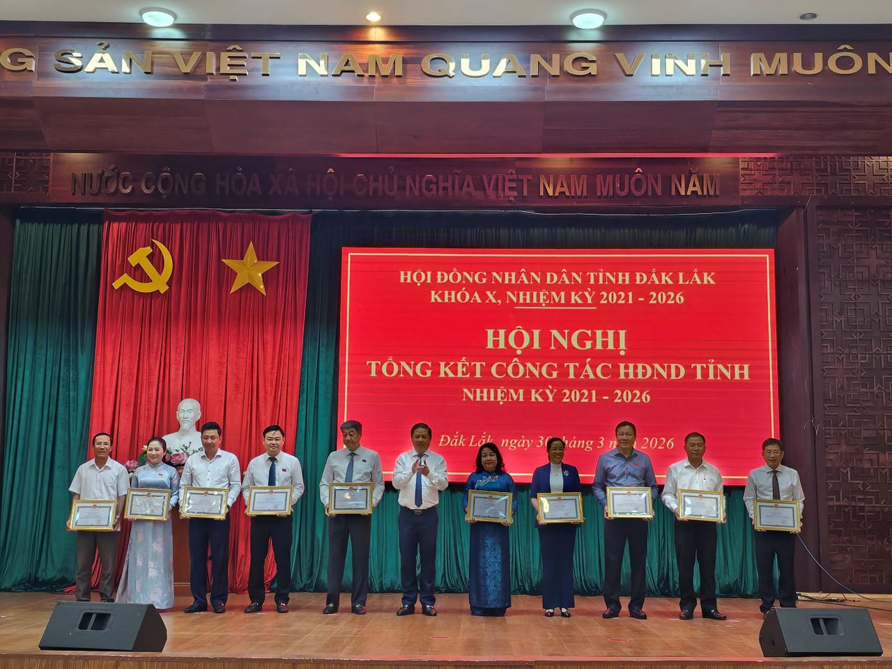 Xây dựng Đắk Lắk phát triển nhanh, bền vững, bản sắc