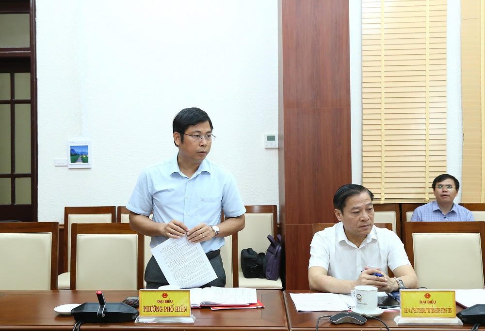 Lãnh đạo phường Phố Hiến phát biểu thảo luận.