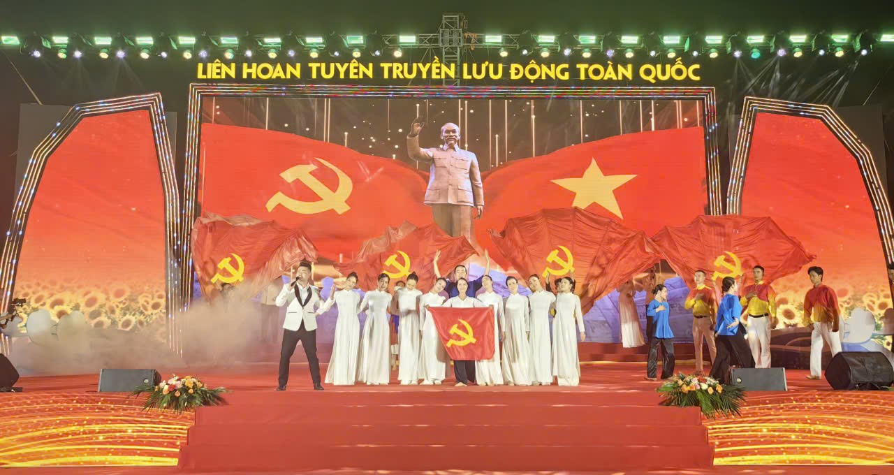 Khai mạc Liên hoan Tuyên truyền lưu động toàn quốc tại Quảng Ninh