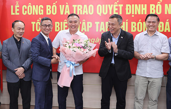 VFF trao Quyết định bổ nhiệm Tổng biên tập Tạp chí Bóng đá