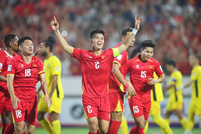 Duy Mạnh ghi bàn thắng cho đội tuyển Việt Nam ở phút thứ 6 (Ảnh Đức Cường)