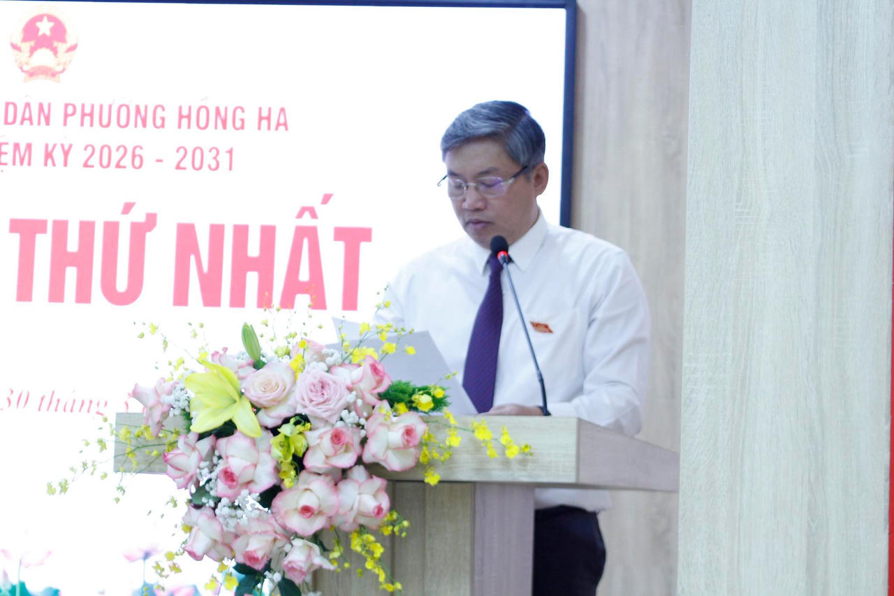 Ông Lê Hồng Thắng- Phó Bí thư Đảng uỷ, Chủ tịch UBND phường phát biểu ý kiến.