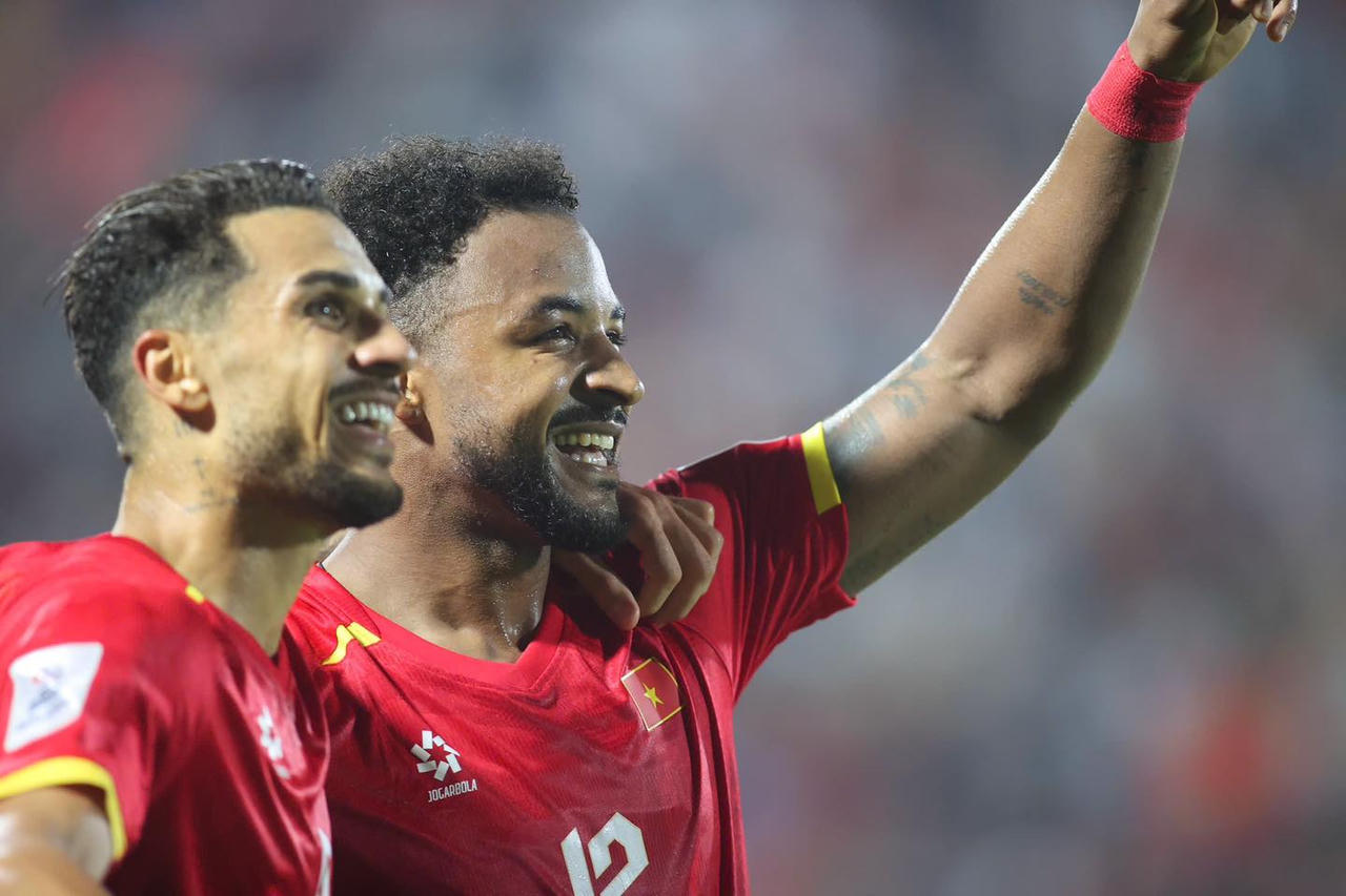 Xuân Son có cú đúp trong trận thắng Malaysia