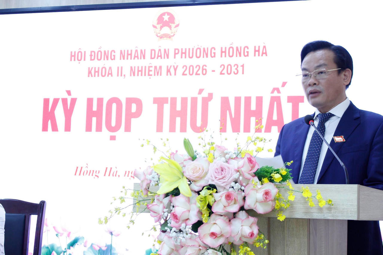 Ông Bùi Tuấn Anh- Thành uỷ viên- Bí thư Đảng uỷ phường Hồng Hà phát biểu chỉ đạo.