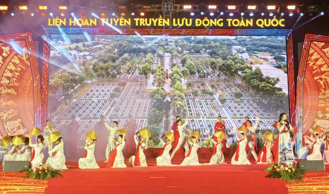 Khai mạc Liên hoan Tuyên truyền lưu động toàn quốc tại Quảng Ninh