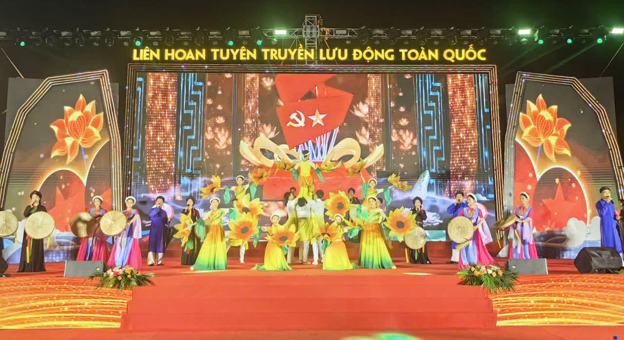 Khai mạc Liên hoan Tuyên truyền lưu động toàn quốc tại Quảng Ninh