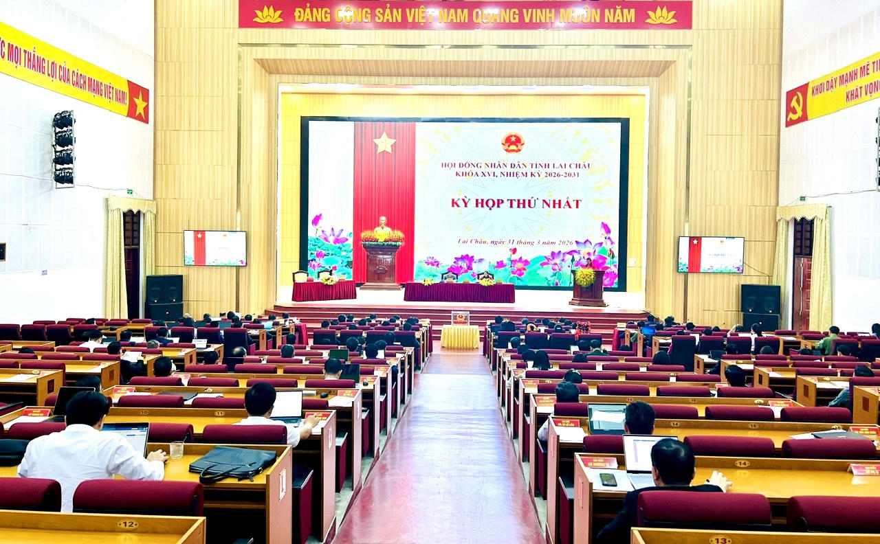 Quang cảnh kỳ họp.
