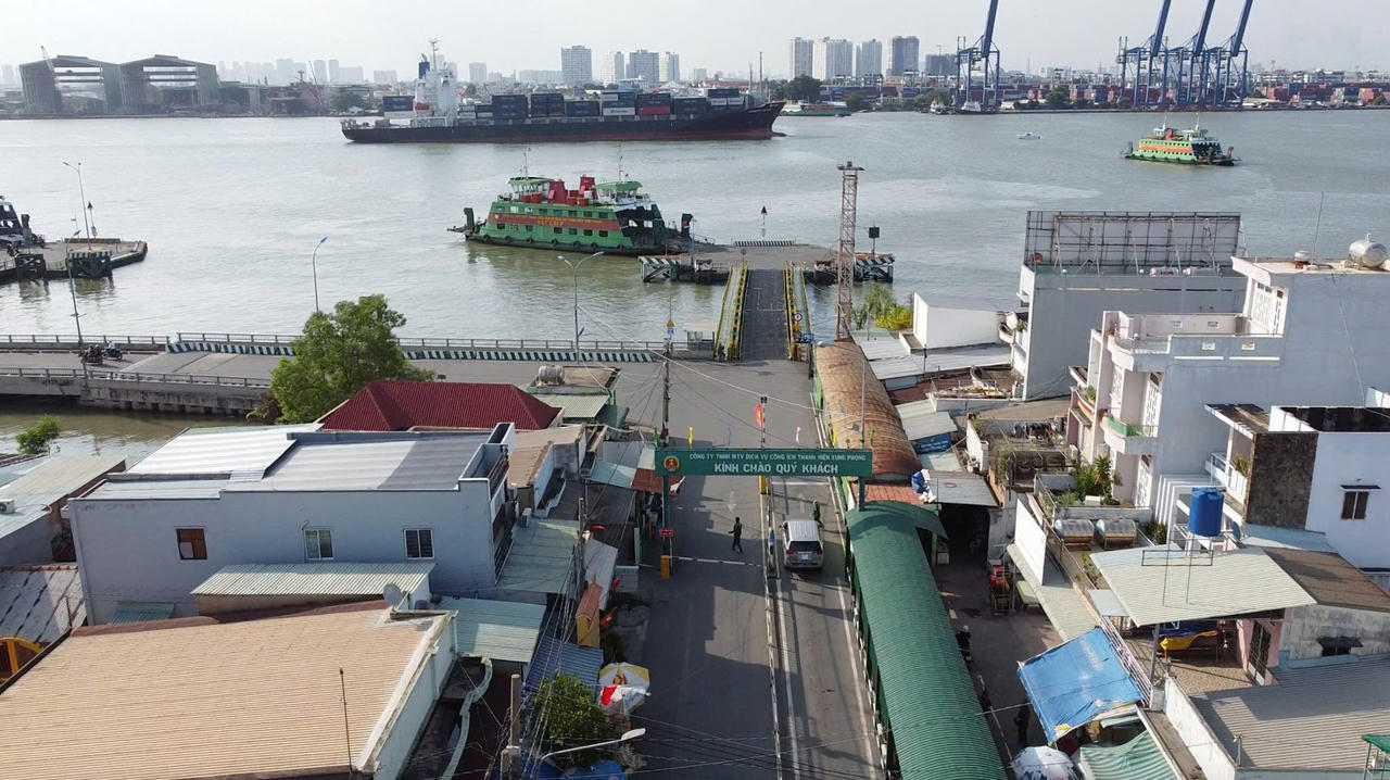 Cầu Cát Lái đã được khởi công xây dựng nằm kết nối TPHCM - Đồng Nai và đến sân bay Long Thành.