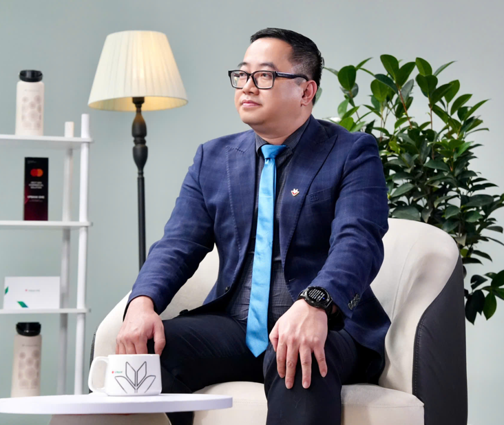 Ông Hoàng Trung Hiếu - Giám đốc Trung tâm Chiến lược kinh doanh và Phát triển sản phẩm, VPBank SME chia sẻ giải pháp chuyên biệt dành cho doanh nghiệp ngành nhựa