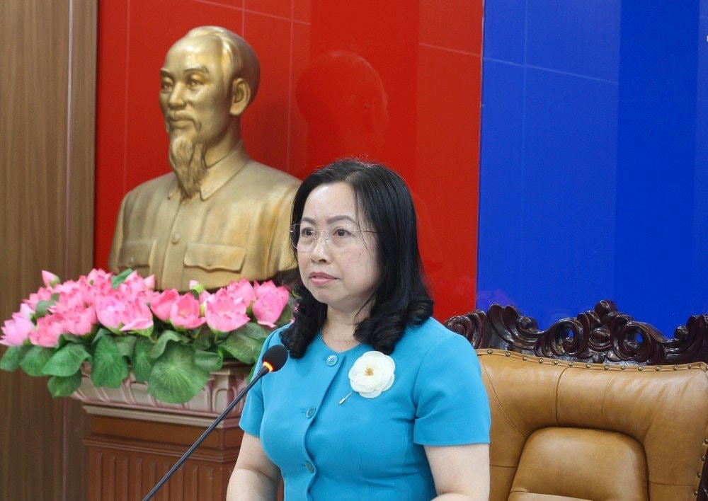 Phó Chủ tịch Thường trực Tổng LĐLĐVN Thái Thu Xương phát biểu tại hội nghị.