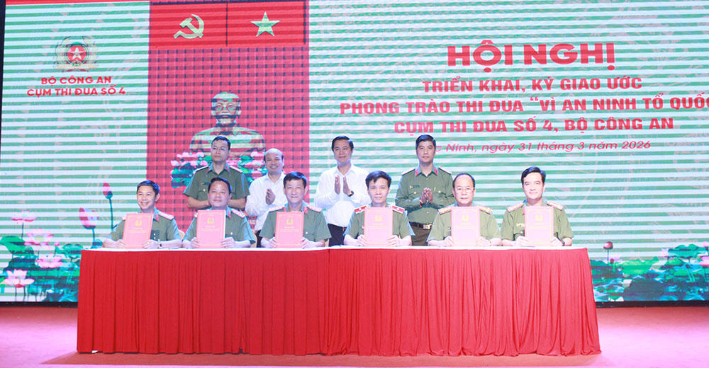 Cụm thi đua số 4 ký giao ước thi đua “Vì an ninh Tổ quốc” năm 2026