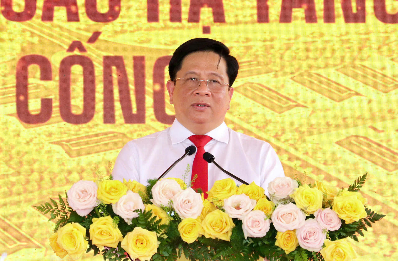 Ông Hồ Văn Mừng, Chủ tịch UBND tỉnh An Giang phát biểu.