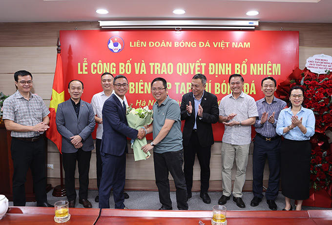 VFF trao Quyết định bổ nhiệm Tổng biên tập Tạp chí Bóng đá