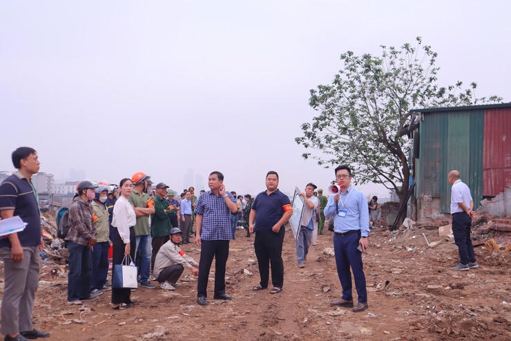 Từ Liêm (Hà Nội) cưỡng chế 27 công trình vi phạm, bảo đảm mặt bằng cho dự án hồ điều hòa Phú Đô