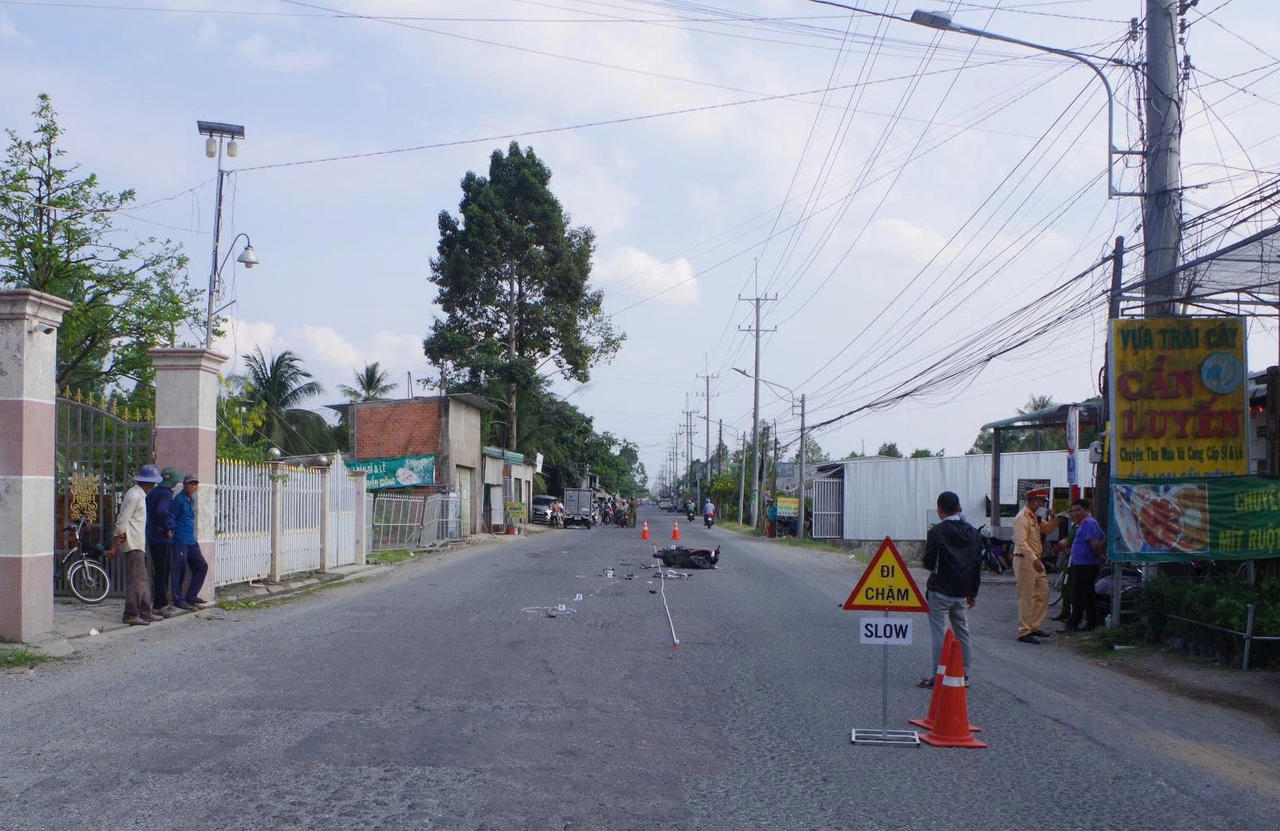 Hiện trường vụ tai nạn giao thông tại xã Long Tiên. (Ảnh: congan.dongthap.gov.vn)