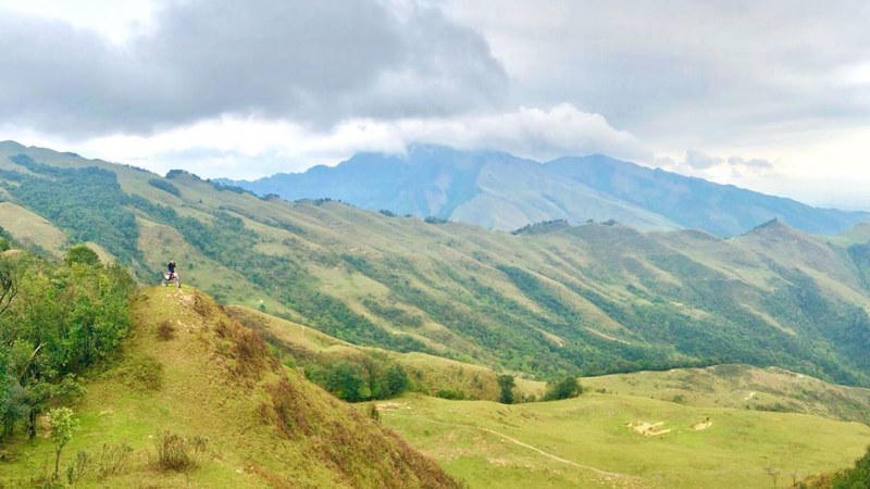 Những đồi cỏ xanh mướt tại Lạng Sơn.