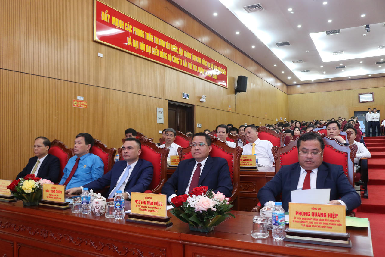 Apatit Việt Nam phát huy tinh thần đoàn kết, quyết tâm hoàn thành nhiệm vụ năm 2026