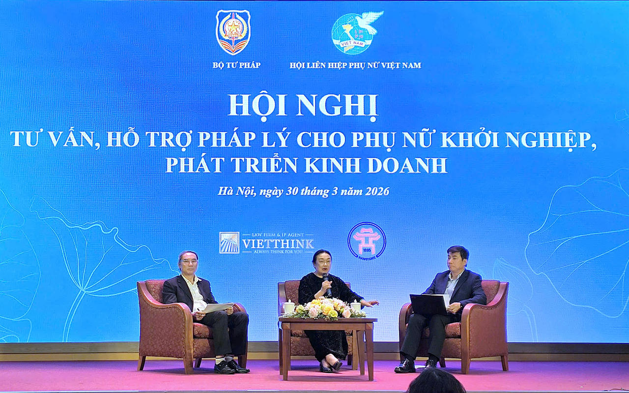 Phiên hỏi đáp, tư vấn trực tiếp tại Hội nghị tập huấn “Tư vấn, hỗ trợ pháp lý cho phụ nữ khởi nghiệp, phát triển kinh doanh” do TƯ Hội LHPN Việt Nam phối hợp với Bộ Tư pháp tổ chức. Nguồn Hội LHPNVN