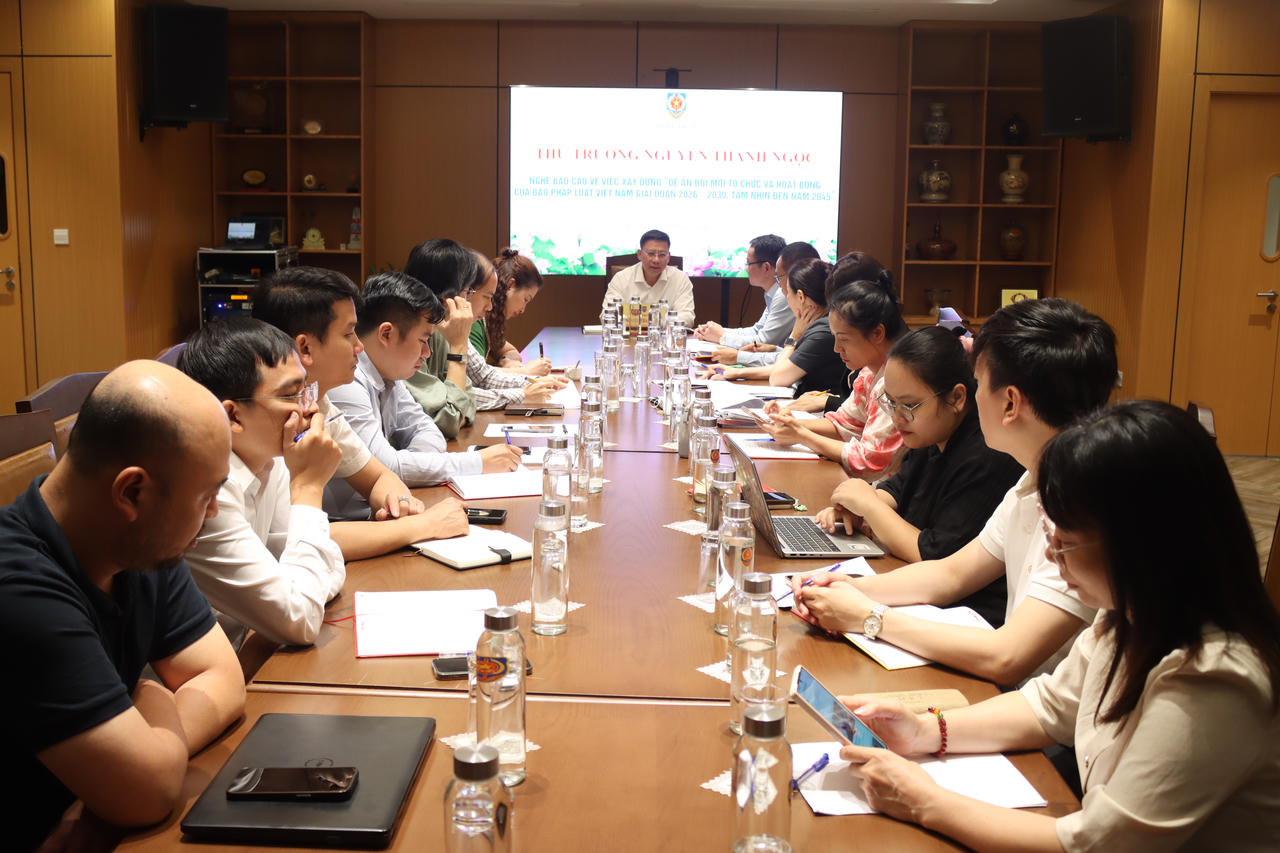 Toàn cảnh cuộc họp.