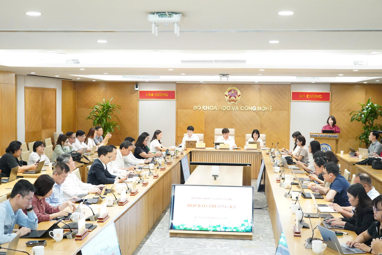 Quang cảnh buổi họp báo