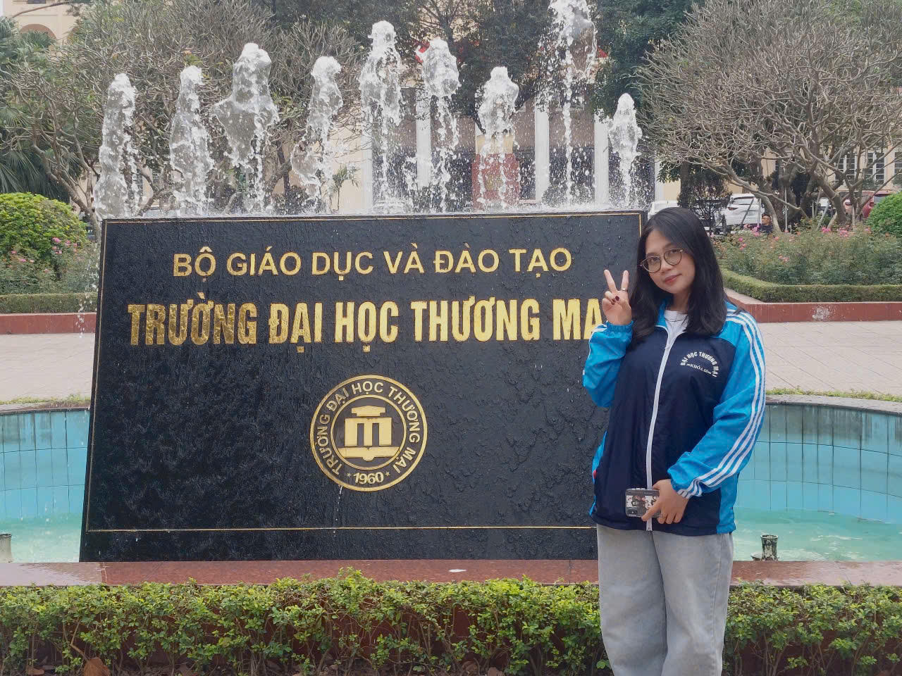 Em Nguyễn Thu Trang giờ đã trở thành sinh viên năng động, tự tin.(Ảnh: Lê Hanh)