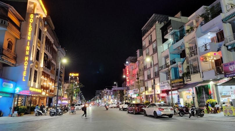 Nhiều mô hình phố đêm bước đầu tạo được sức sống cho đô thị nhưng vẫn cần thêm sự đầu tư bài bản, đồng bộ để thu hút du khách.