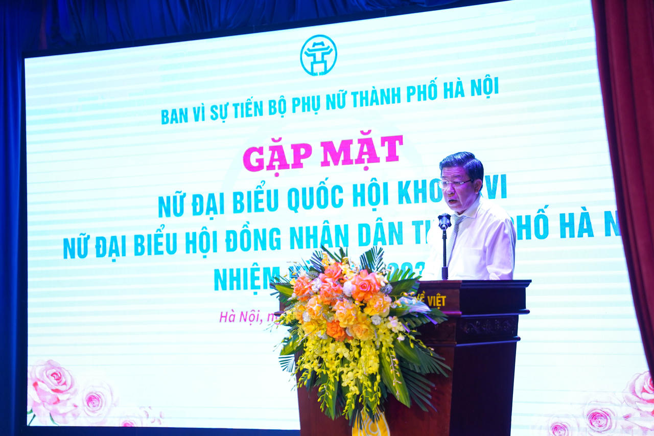 Ông Dương Đức Tuấn - Phó Chủ tịch Thường trực UBND thành phố, Trưởng ban Vì sự tiến bộ phụ nữ thành phố Hà Nội phát biểu tại chương trình.
