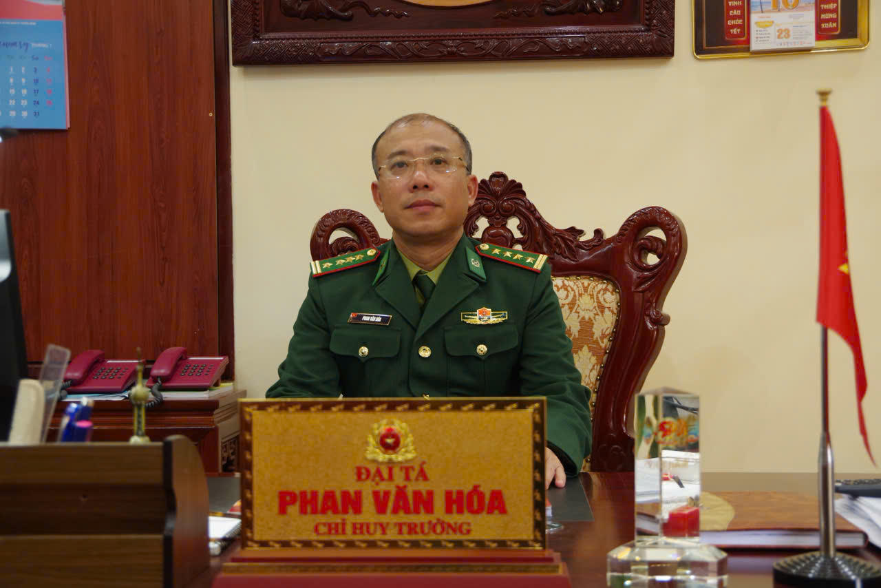 Qua những chia sẻ của Đại tá Phan Văn Hóa -&nbsp;Chỉ huy trưởng Bộ đội Biên phòng tỉnh Điện Biên, câu chuyện giữ biên từ gốc dần hiện rõ.