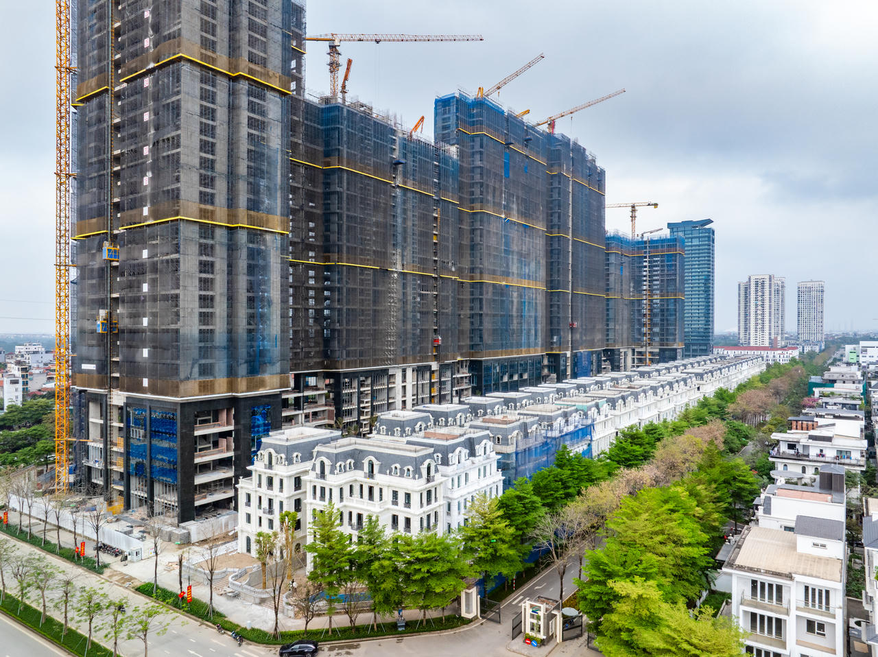 Sự hội tụ của quy hoạch bài bản, quỹ đất khan hiếm và cộng đồng cư dân quốc tế đang giúp Tây Hồ Tây – Ciputra từng bước khẳng định vị thế “bến đỗ an toàn” của dòng tiền trong chu kỳ mới (Ảnh: Noble Crystal Tay Ho WorldHotels Residences)