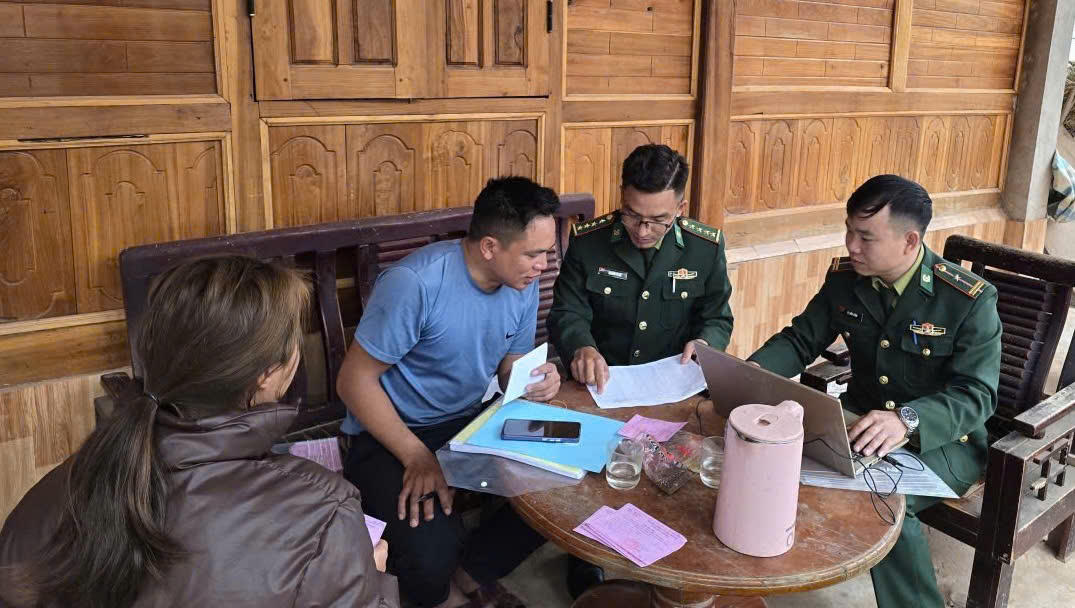 Giữ biên từ gốc – Kỳ 3: Đưa pháp luật đến bản làng, chốt chặn từ gốc