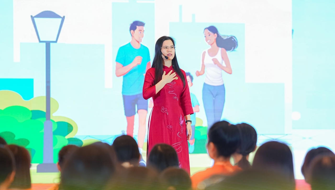 Thạc sĩ tâm lý Nguyễn Thị Lanh dành nhiều năm đồng hành cùng cha mẹ thấu hiểu - đồng hành và dẫn dắt con