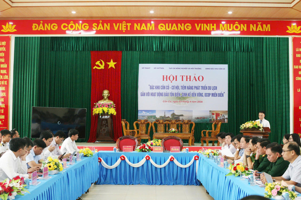 Quang cảnh hội thảo “Đặc khu Cồn Cỏ - Cơ hội, tiềm năng phát triển du lịch gắn với bảo tồn biển, sinh kế bền vững, OCOP miền biển”.