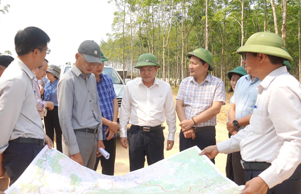 Tháo gỡ khó khăn, đẩy nhanh tiến độ các dự án giao thông khu vực phía Nam tỉnh Quảng Trị