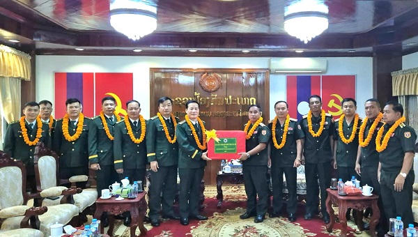 Thắm tình hữu nghị Việt - Lào qua hoạt động chúc Tết Bunpimay