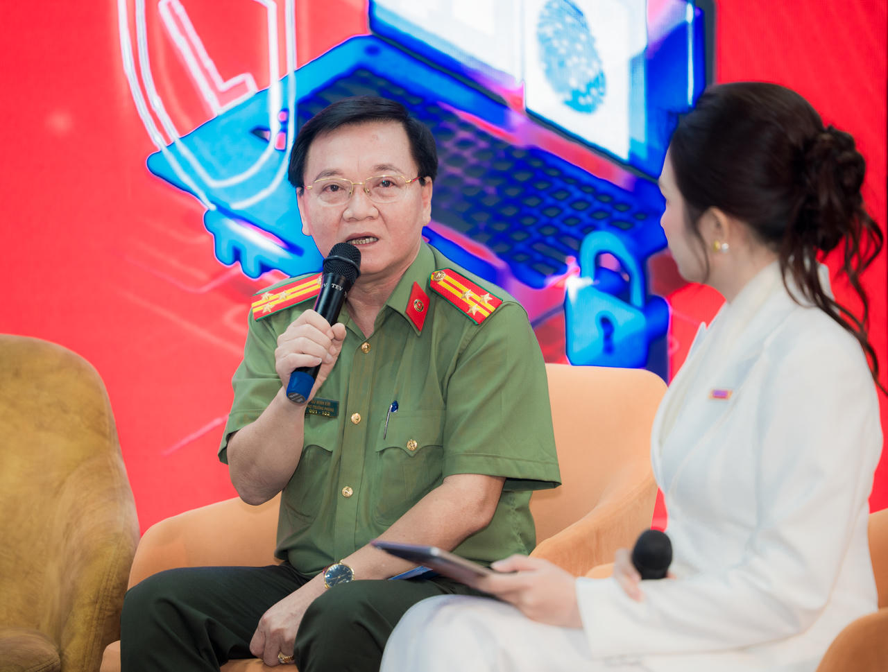 Thượng tá Đỗ Minh Kim, Phó Trưởng phòng 3, Cục An ninh mạng và phòng chống tội phạm sử dụng công nghệ cao (A05) – Bộ Công an chia sẻ tại buổi tọa đàm