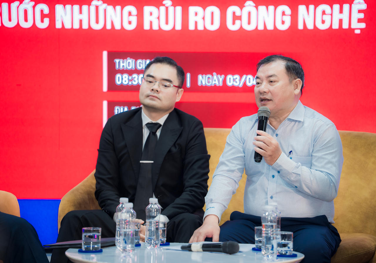 Tiến sĩ Nguyễn Thanh Bình - Phó Chánh văn phòng Bộ Tư pháp chia sẻ các giải pháp bảo vệ dữ liệu cá nhân 