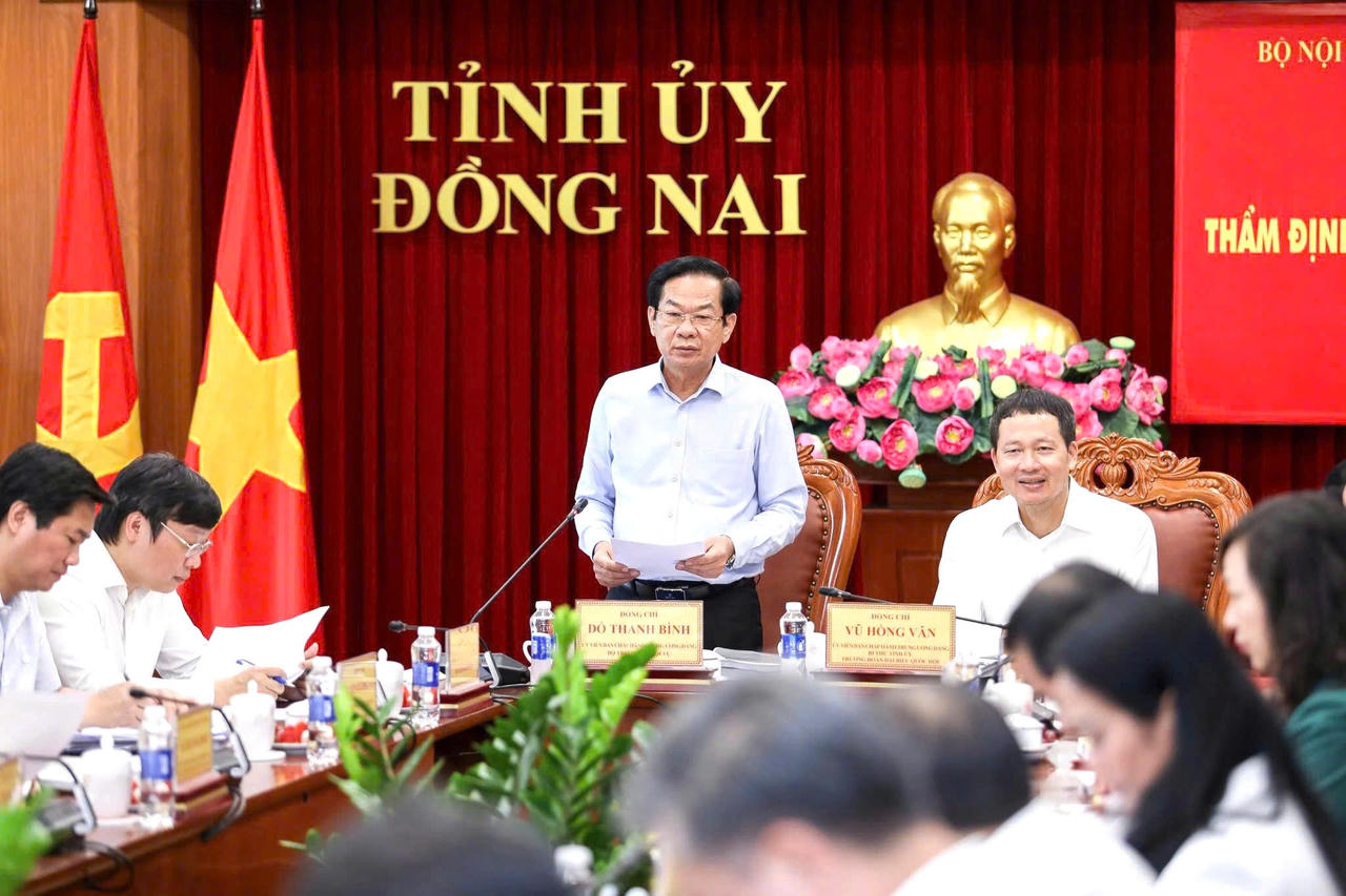 Đoàn làm việc tại Tỉnh ủy Đồng Nai, do Bộ trưởng Nội vụ Đỗ Thanh Bình chủ trì. Ảnh: DT