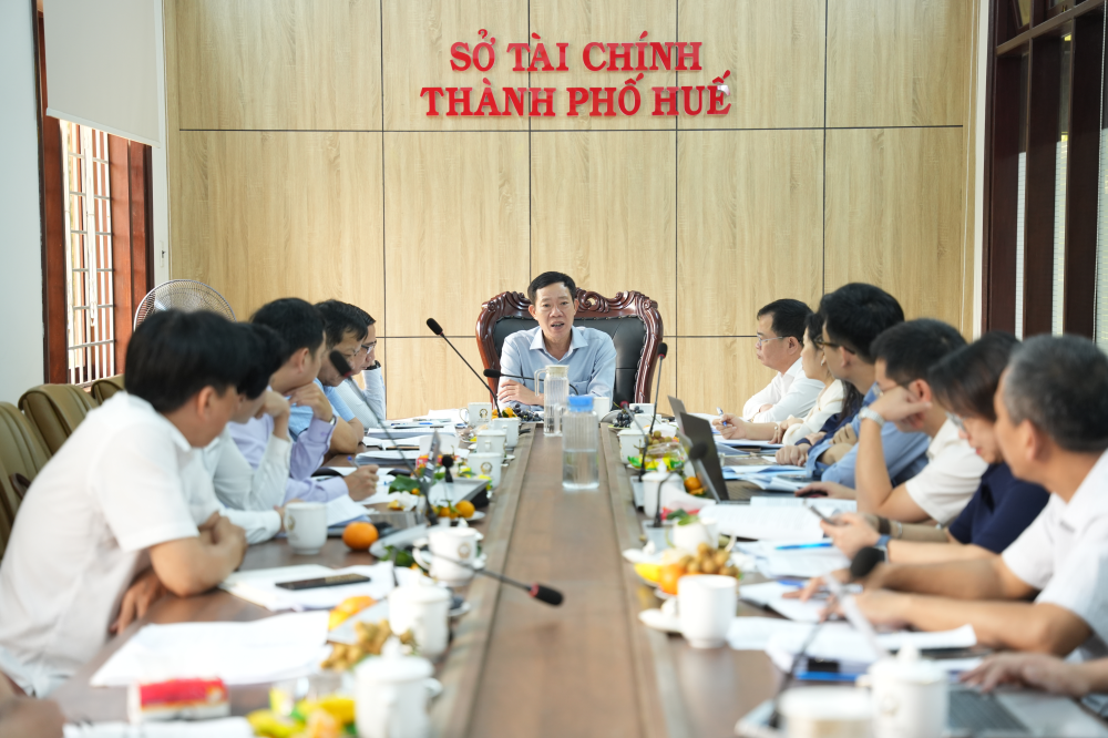 Quang cảnh buổi làm việc.