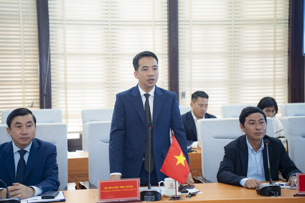 Phó Chủ tịch UBND thành phố Trần Hữu Thùy Giang phát biểu tại buổi làm việc.